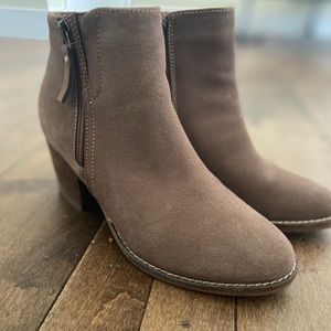 Blondo waterproof suede bootie
